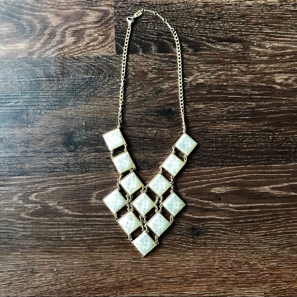 💥4/$25💥Beautiful Sparkle Grey Statement Necklace
